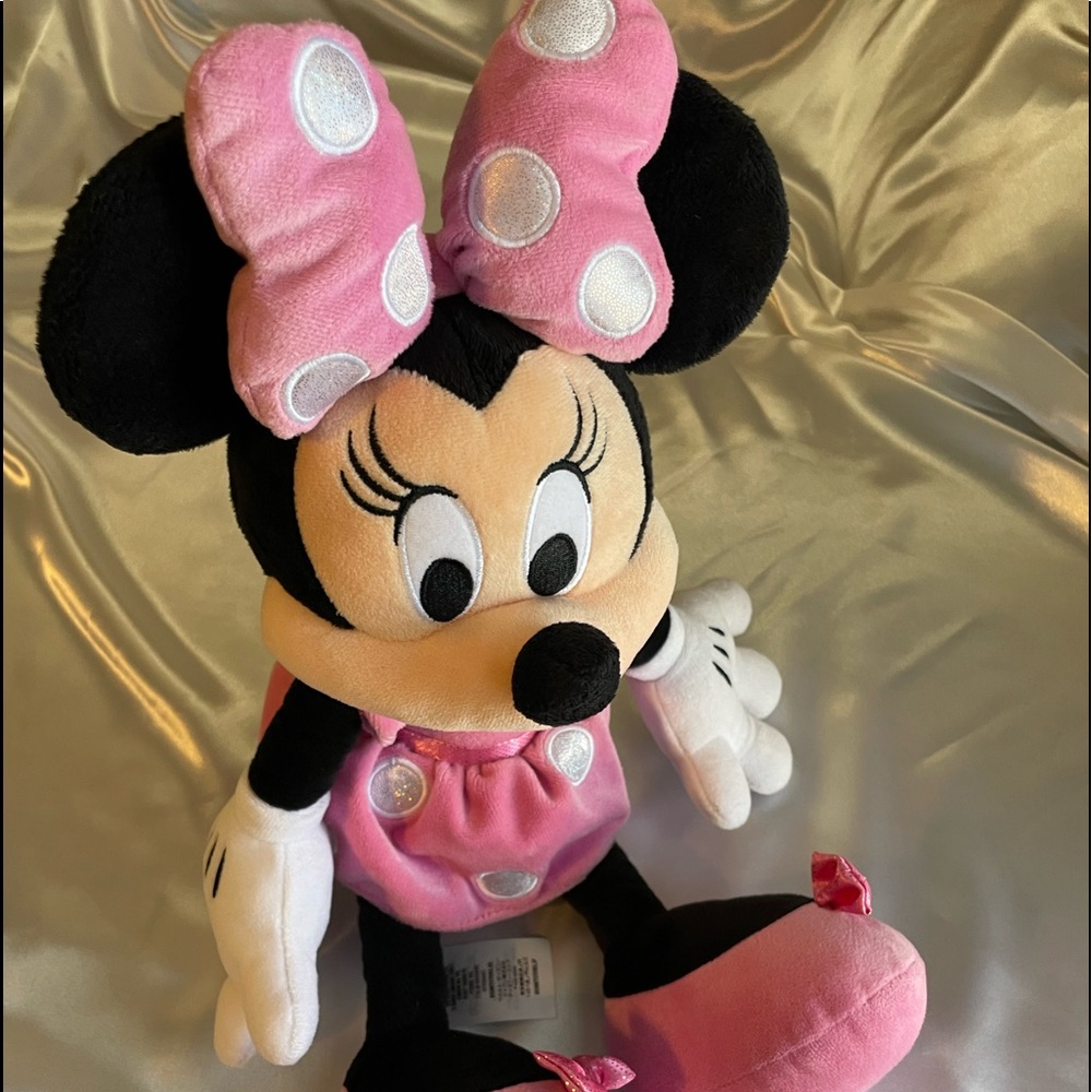 Minnie Mouse Plush 18’